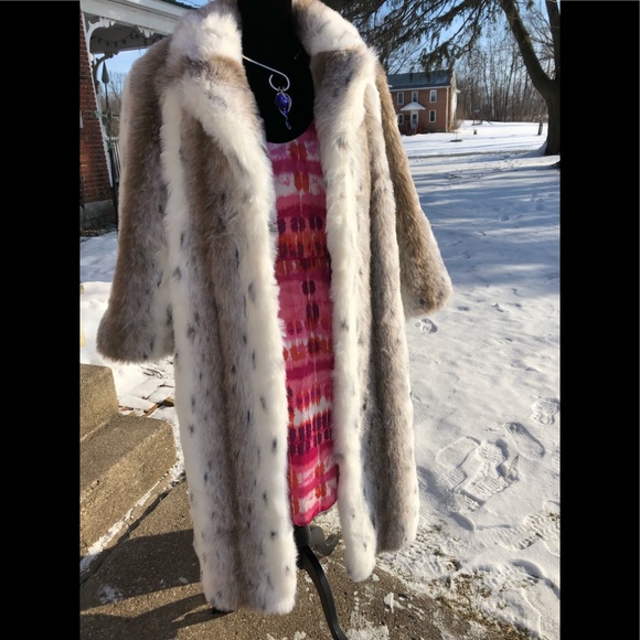 Faux Fur Coat, Size SP - Picture 4 of 8